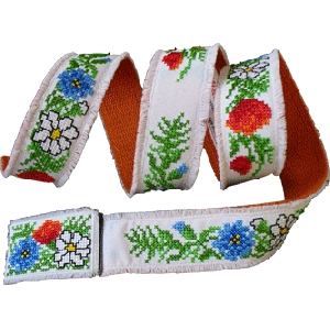 Embroidered White Belt With Bouquet of Flowers